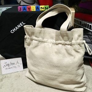 Beautiful Vintage Calfskin CHANEL Tote Bag